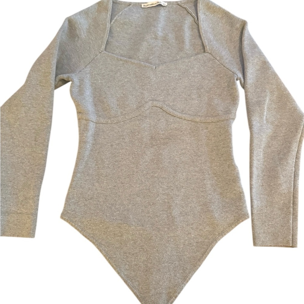 Abercrombie & Fitch Gray Long Sleeve Knit Bodysuit Contoured Sweetheart Neckline - Picture 2 of 8